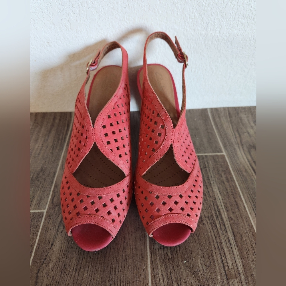Coral Peep-Toe Slingback Sandals By Clarks Artison - 9M